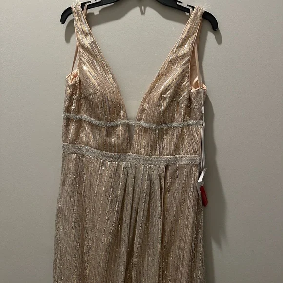 Mac Duggal Silver Metallic Plunge Neck Sequined Gown